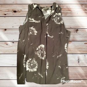 Express button down sleeveless top women sizeL